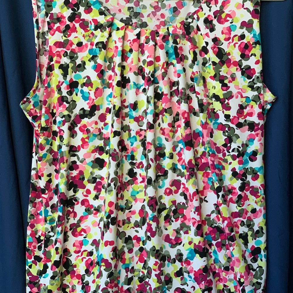 Sleeveless flowered tank